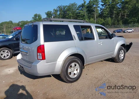 2010 Nissan Pathfinder S z USA, uszkodzony, nr VIN 5N1AR1NBXAC626452